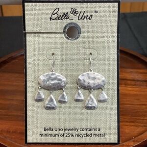 NWT Bella Uno silver tone hammered earrings